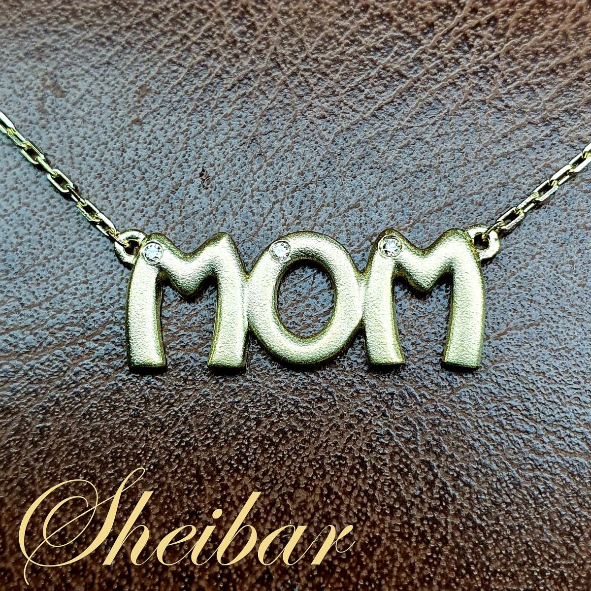 תליון MOM זהב ויהלומים