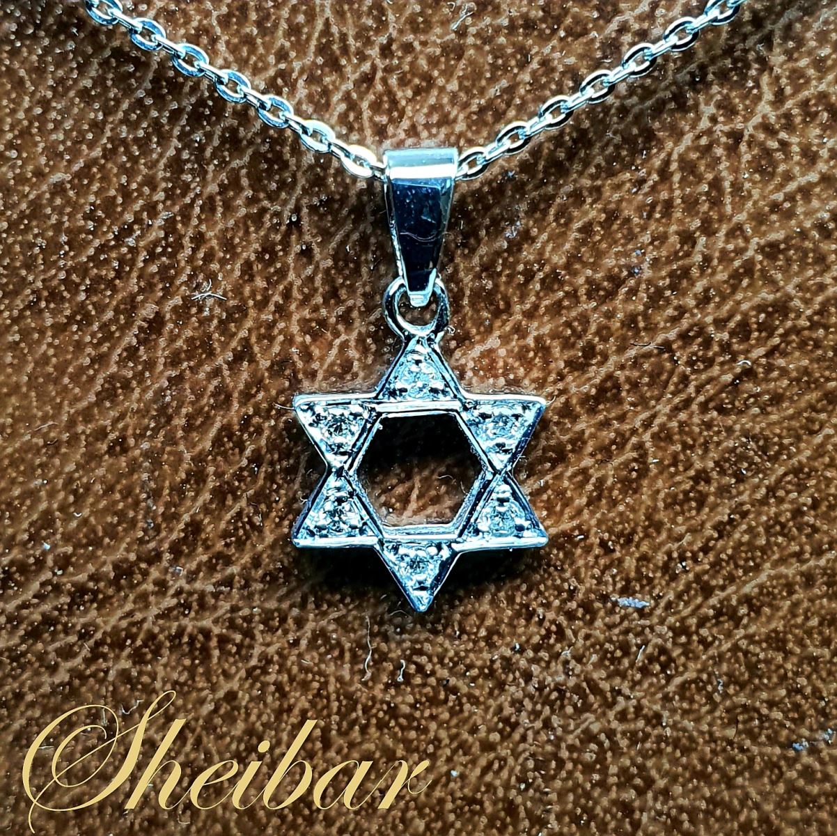 תליון מגן דוד יהלומים קטן ועדין