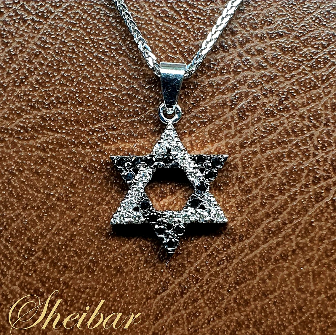 תליון מגן דוד יהלומים שחור לבן בינוני